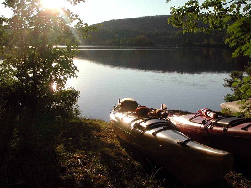 kayak de pesca en lago